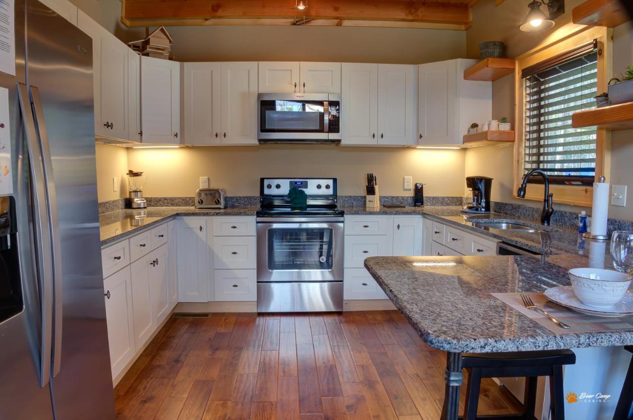 Majestic View Lodge, Amazing Views, Hot Tub, 1089 Free Tickets Each Paid Day, Dollywood And More Gatlinburg Bagian luar foto