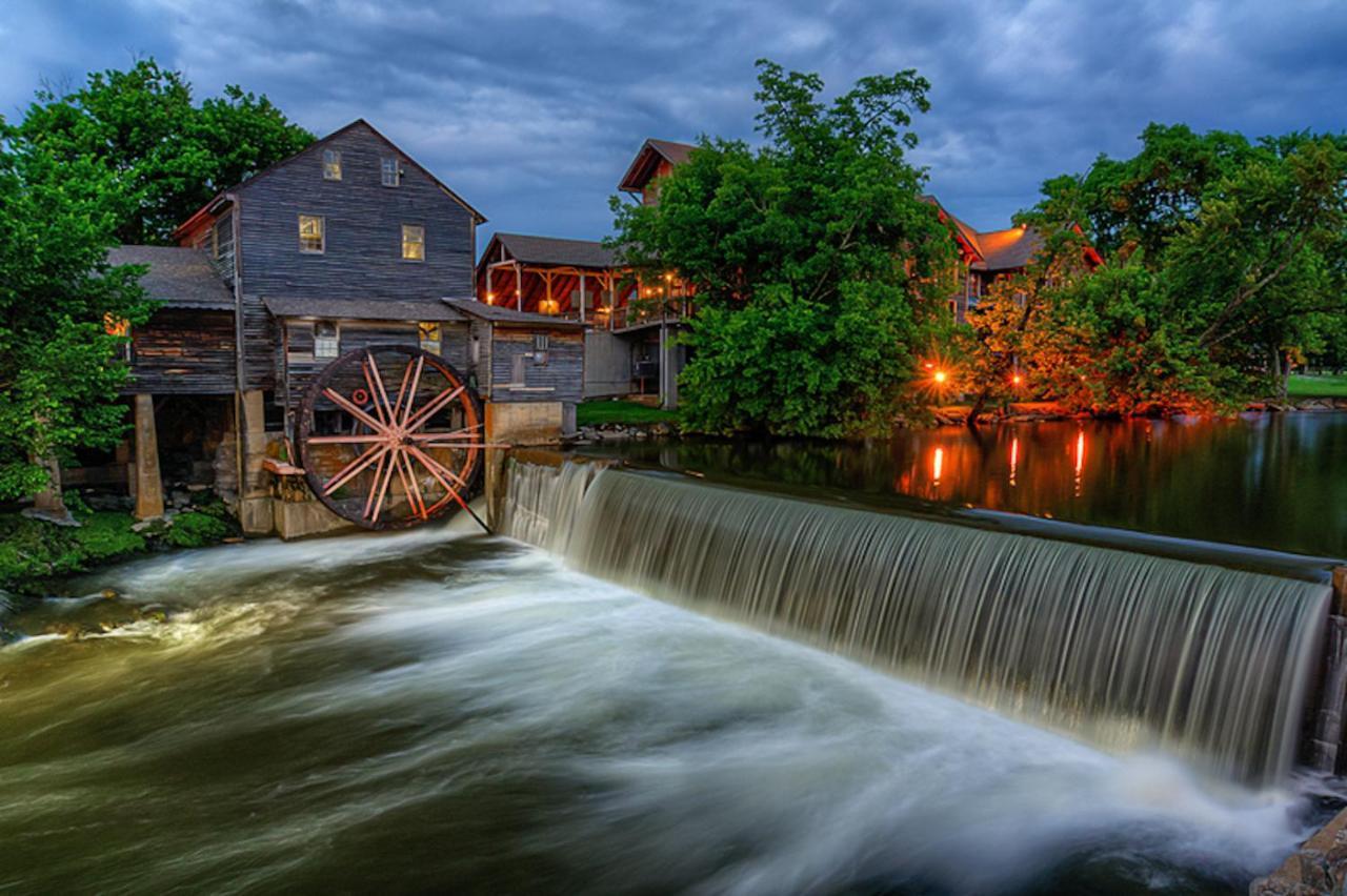 Majestic View Lodge, Amazing Views, Hot Tub, 1089 Free Tickets Each Paid Day, Dollywood And More Gatlinburg Bagian luar foto